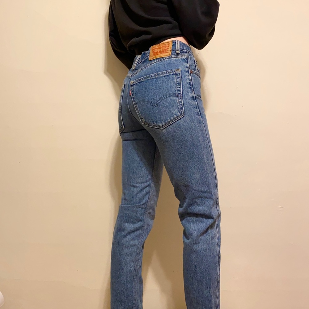 Levi's 550 High Rise Straight Jeans in Classic Blue